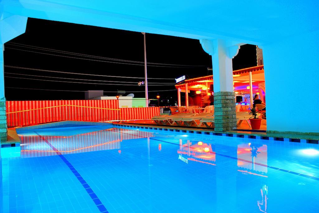 Sky Vela Hotel & Suites Gümbet Exteriör bild